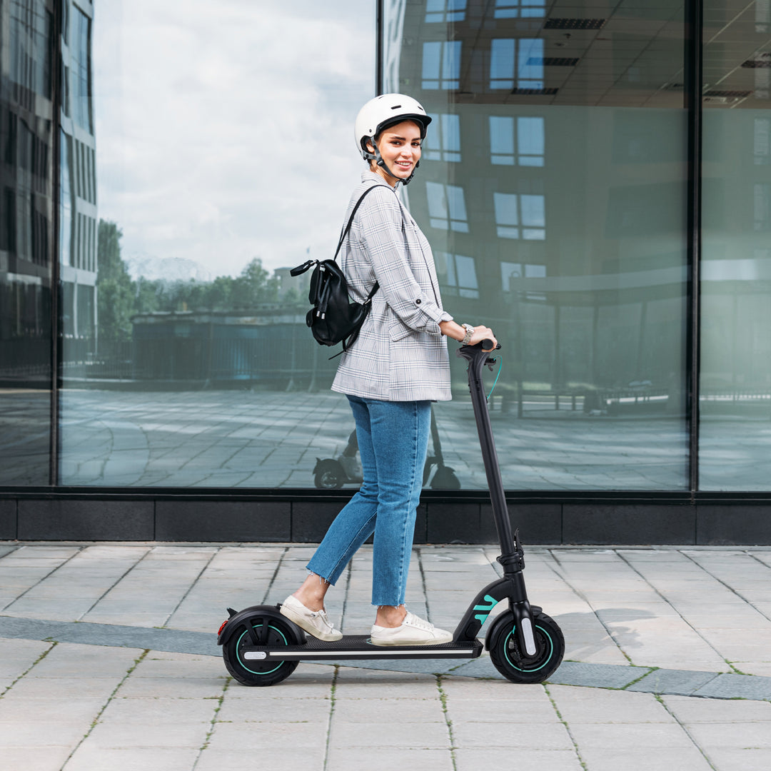 Scooter Eléctrico Nova-AIR: Movilidad y Conveniencia en la Ciudad